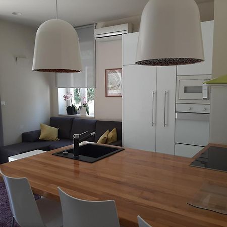 Bed and Breakfast Pansion Mlikota Promajna Exterior foto